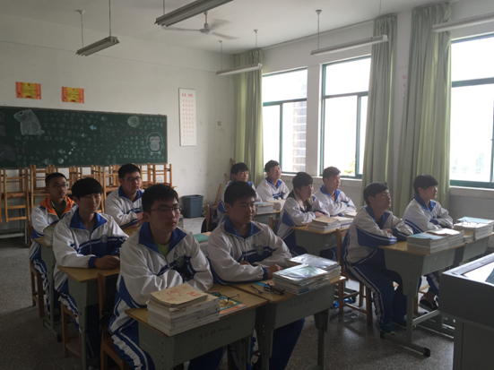 汽車(chē)系落實(shí)儀表規(guī)范，提升學(xué)生精神面貌
